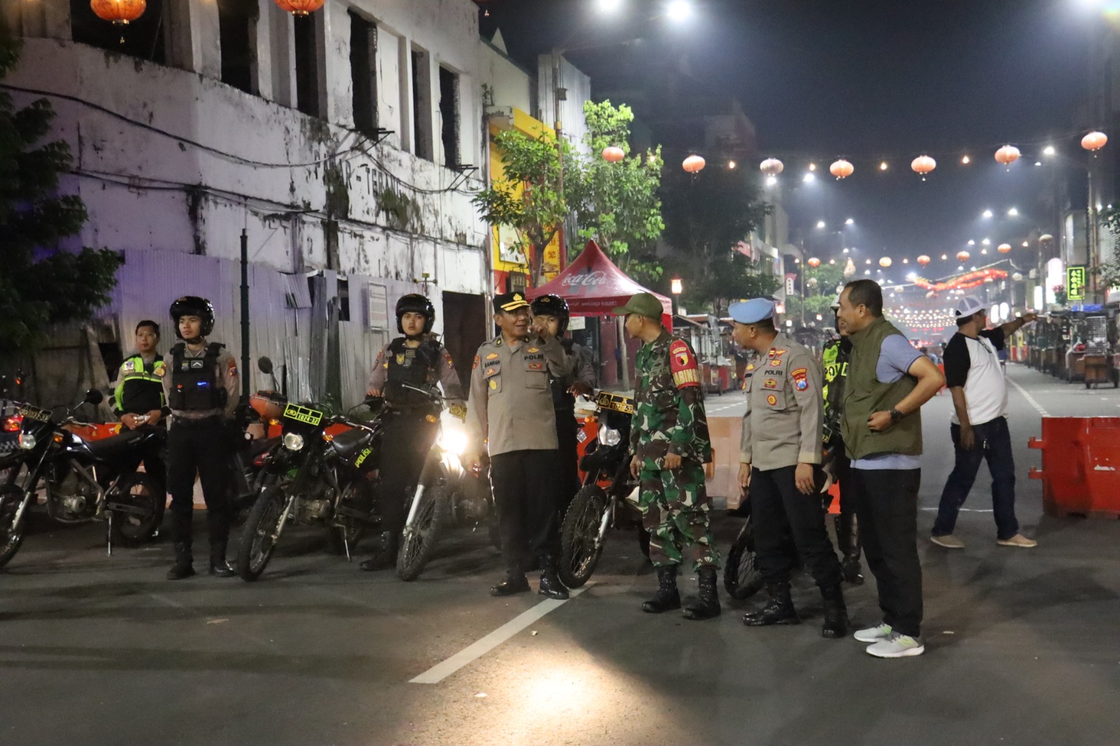 Jelang Nataru, Polres Pelabuhan Tanjung Perak Gelar Patroli Skala Besar Gabungan TNI – Polri
