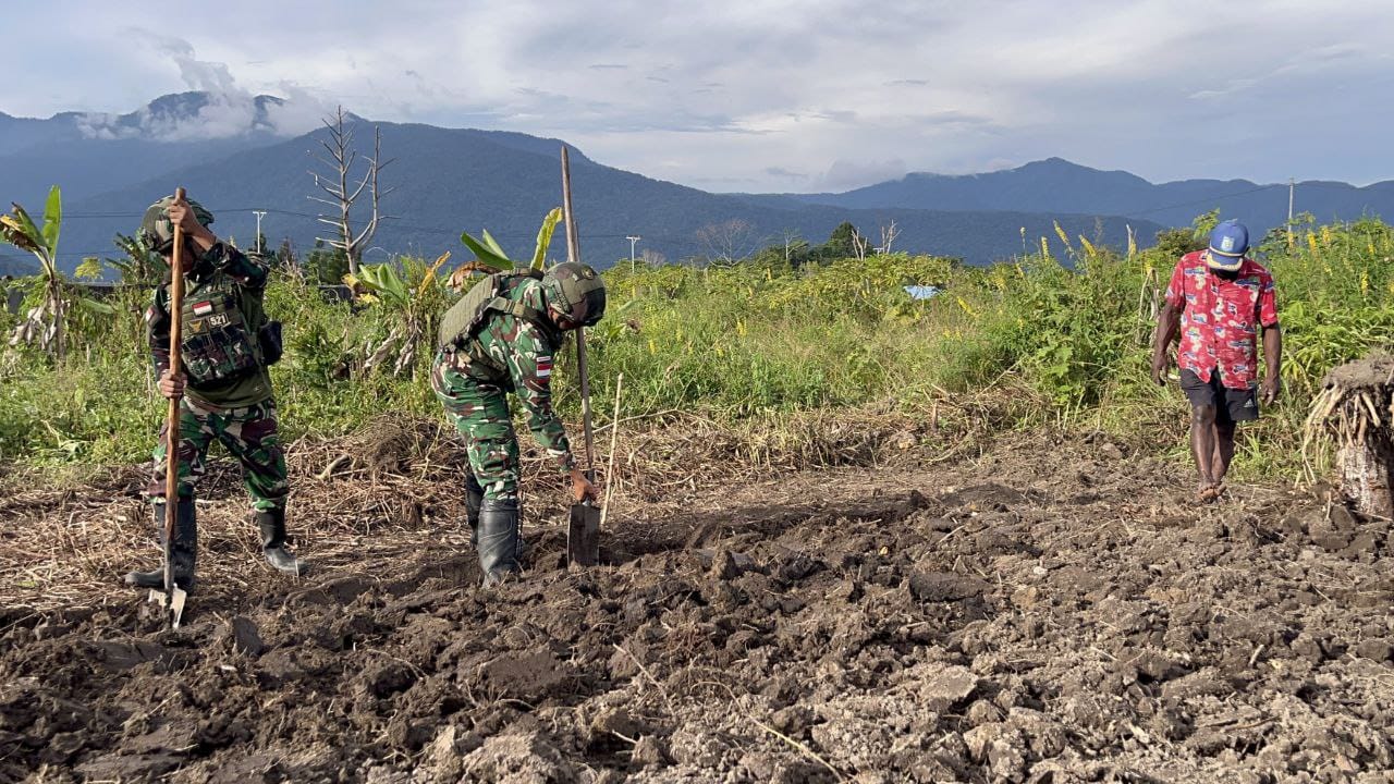 Binter TNI siapkan Lahan Pangan Satgas Yonif 521/DY di Kobakma