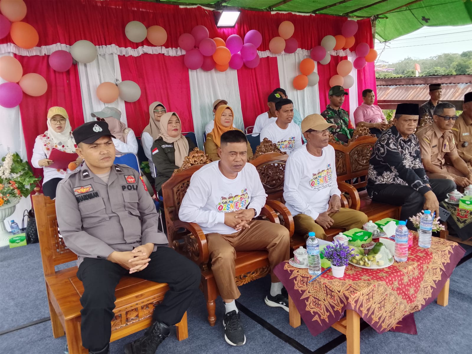 Babinsa Koramil 01/Sambas Hadiri Festival Lomba Seni dan O2SN Tingkat SD di Wilayah Binaan