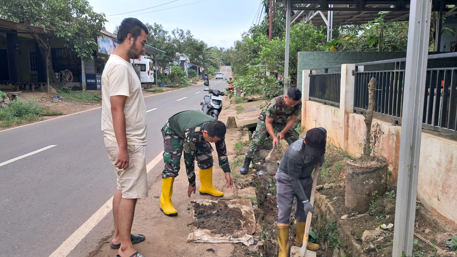 TMMD Ke-127 Kodim 1008/Tabalong Rehab Langgar Nurul Iman, Wujud Kepedulian TNI untuk Kenyamanan Ibadah Warga