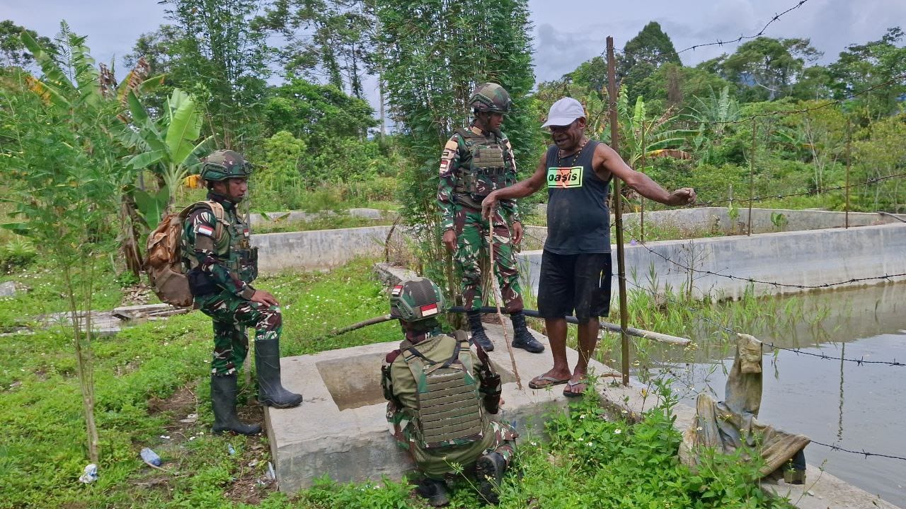Komsos Kewilayahan Satgas Yonif 521/DY Pererat Silaturrahmi dan Dukung Ketahanan Pangan Budidaya Ikan di Distrik Kobakma