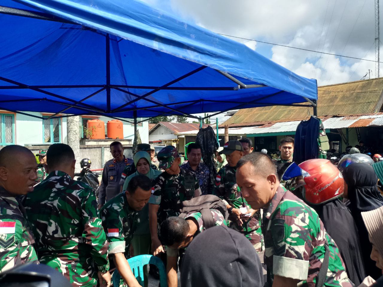 Jelang Idul Fitri, Dandim 1208/Sambas Hadiri Vicon Bazar Murah Serentak Bersama Panglima TNI