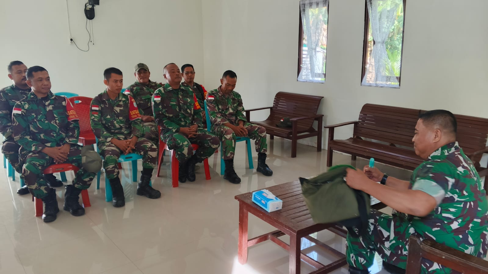 Hindari Pelanggaran, Danramil 08/Paloh Beri Penekanan Melalui Jam Komandan