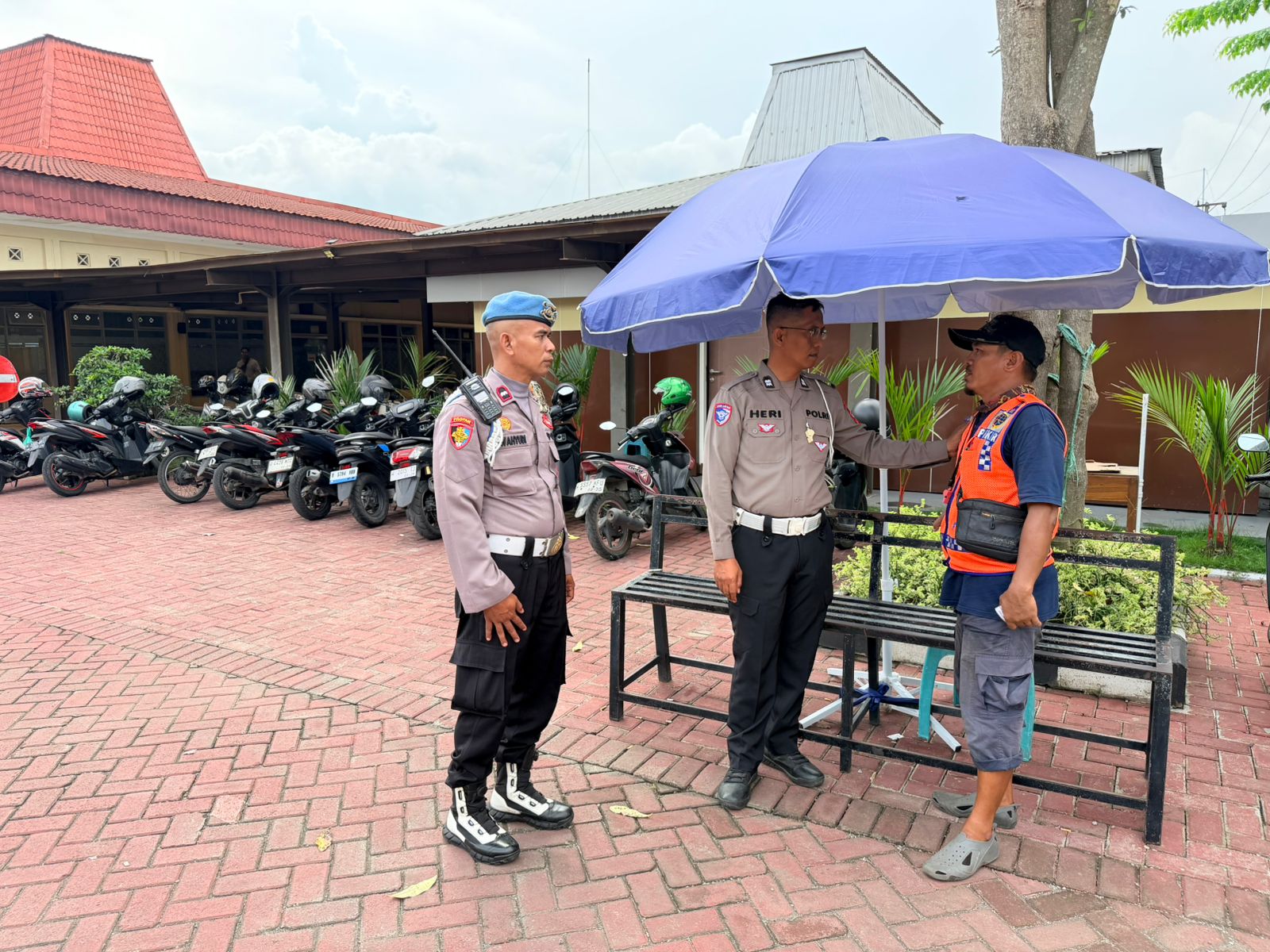 Polresta Sidoarjo Intensifkan Patroli, Cegah Praktik Calo di Kantor Samsat
