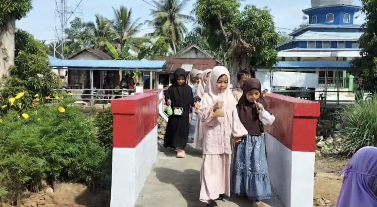 Permudah Akses, Jembatan Garuda Sudah Digunakan Warga Meski Dalam Pengerjaan