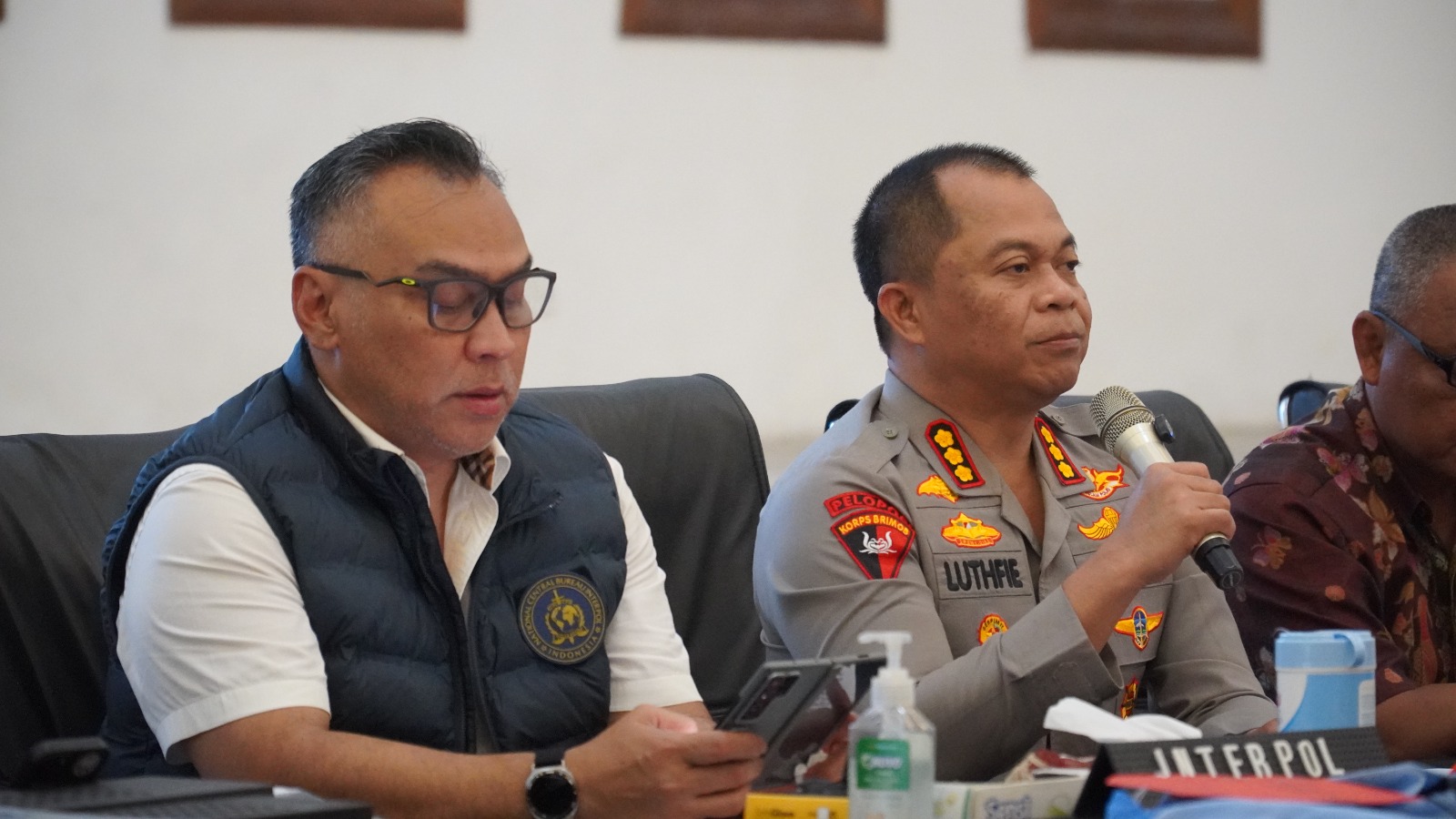 Markas Scamming Internasional Diungkap Polrestabes Surabaya , 44 Orang Diamankan