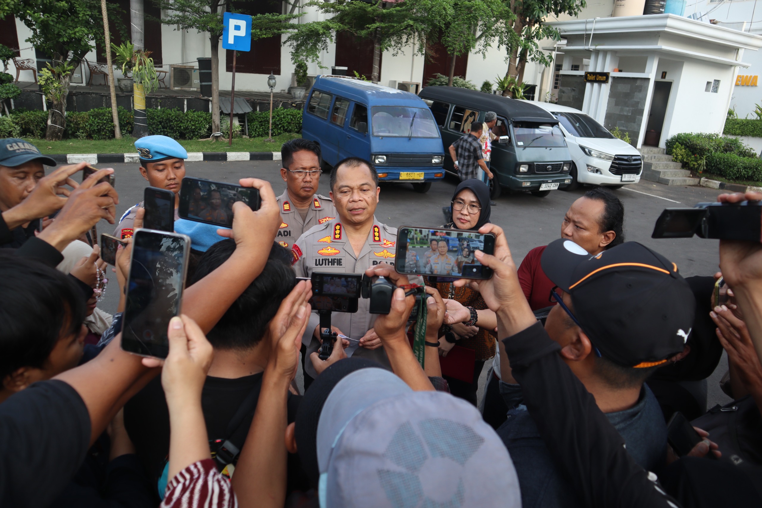Polrestabes Surabaya Amankan Tersangka Pencabulan Tujuh Anak Dibawah Umur