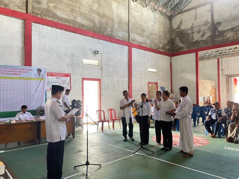 Babinsa Santaban Hadiri Pelantikan Perangkat Desa di Wilayah Binaan