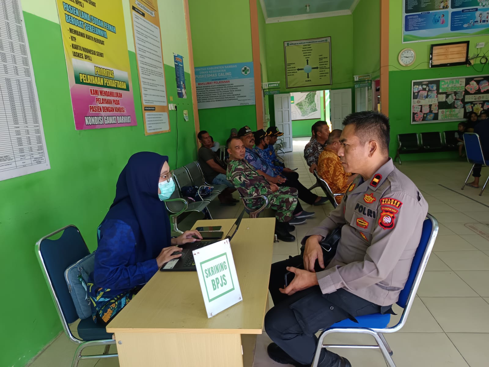 Anggota Koramil 07/Teluk Keramat Hadiri Launching Cek Kesehatan Gratis di Puskesmas Wilayah Binaan