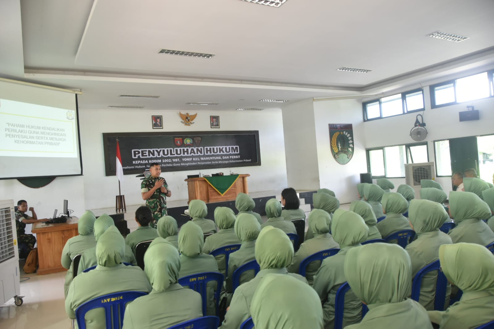 Melalui Penyuluhan Hukum, Kumdam XXII/TB Tingkatkan Kesadaran Hukum Prajurit dan Keluarga