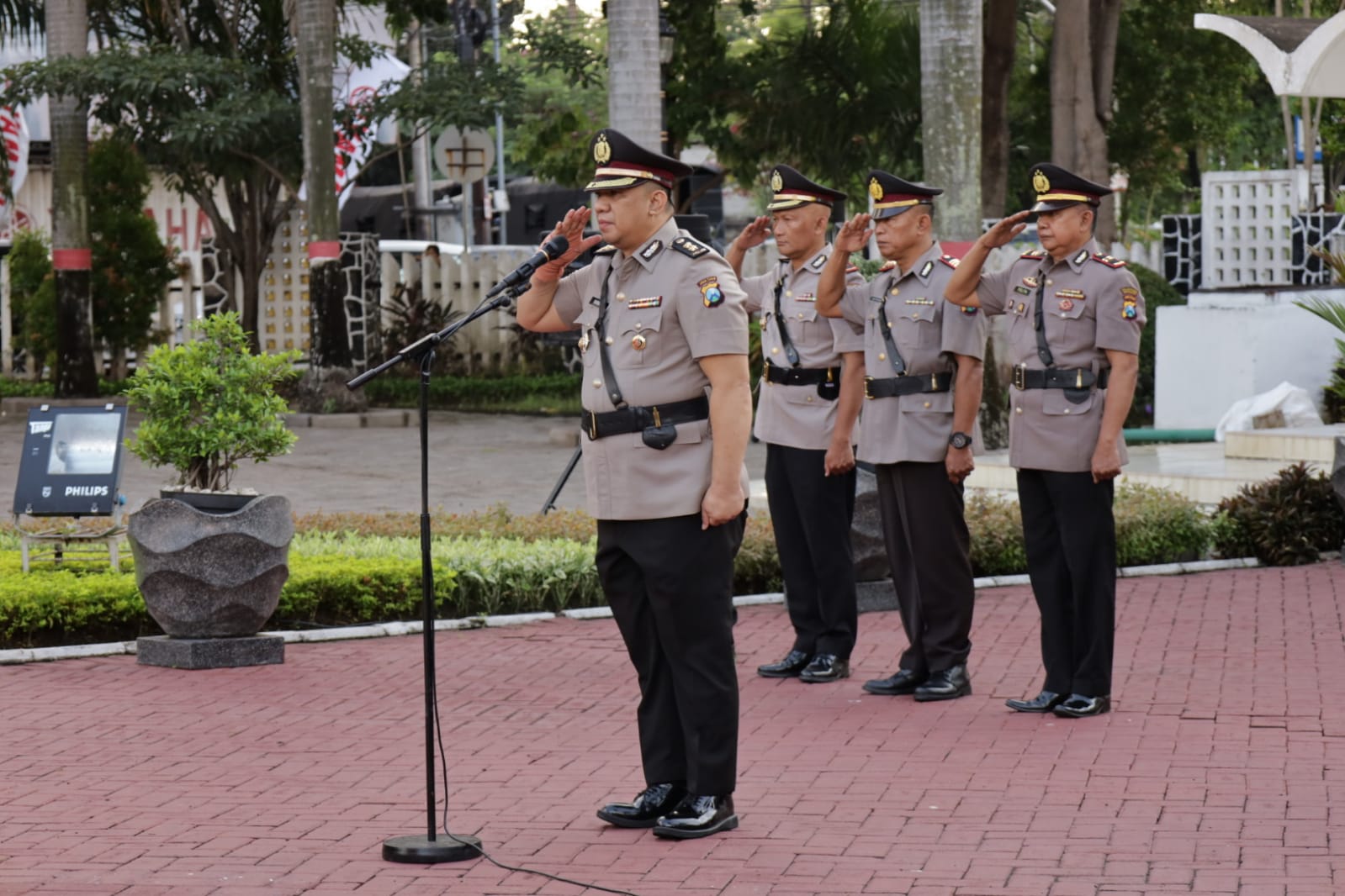 Hari Bhayangkara ke-80, Polrestabes Surabaya Gelar Ziarah di TMP Kusuma Bangsa